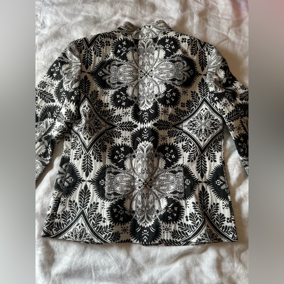 Chico's Black and White Baroque Blazer Size M. Classic. - Picture 5 of 6
